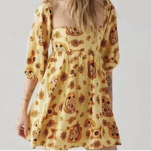 Urban Outfitters 🕊️✌🏻Yellow paisley boho babydoll dress sz.M